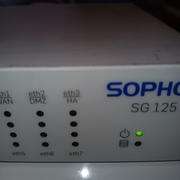 SOPHOS SG 125 Rev. 1 Security Appliance Firewall.  Does not come with any cords. - Picture 13 of 13